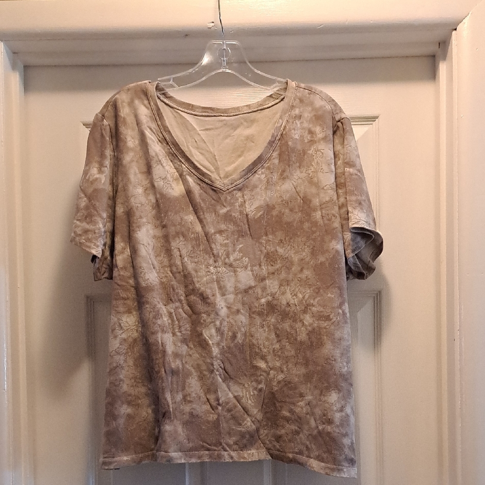Neutral Tie-Dye V-Neck Tee